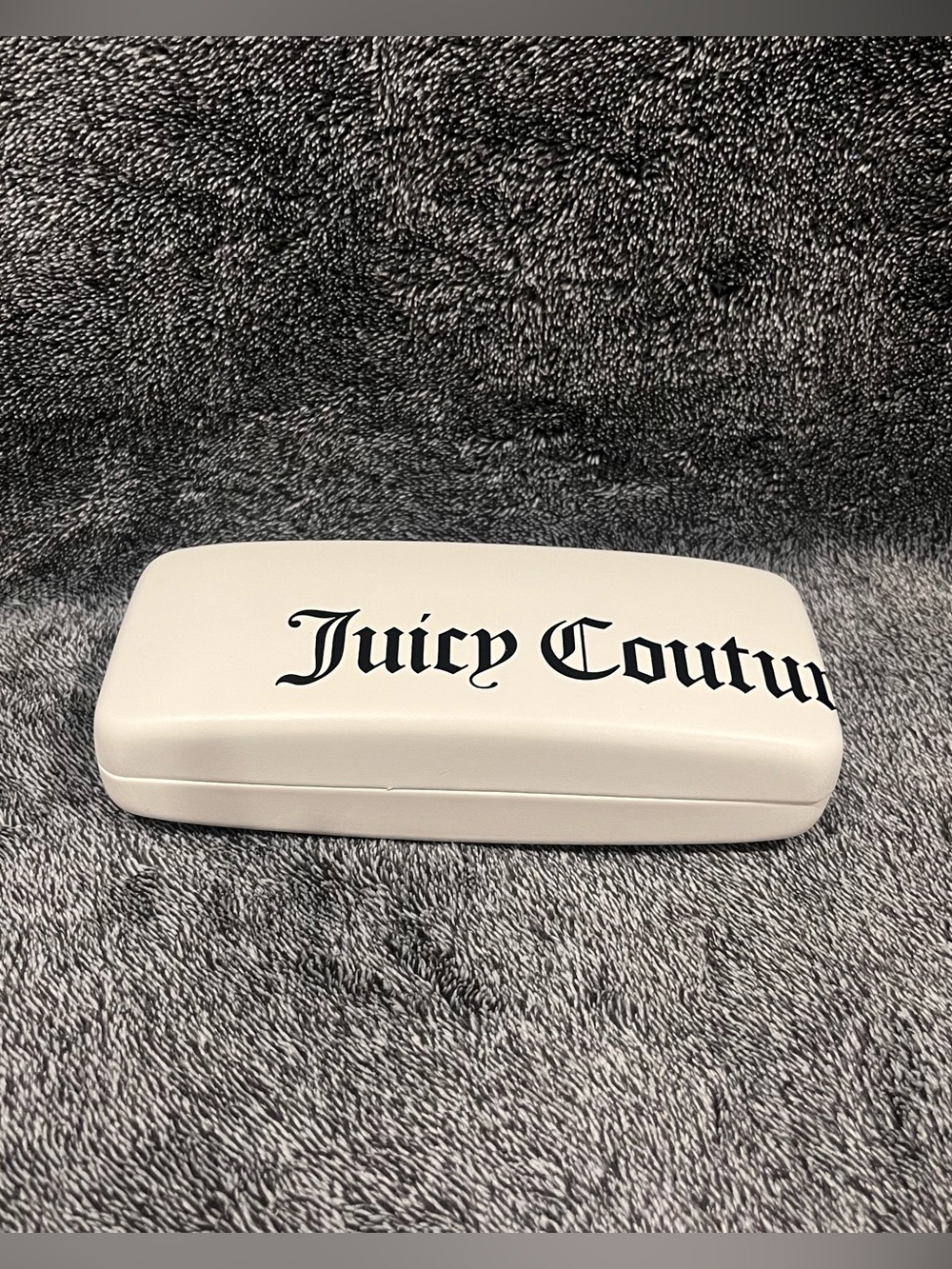 Juicy Couture hard clamshell eyeglass or sunglass case white hard clamshell